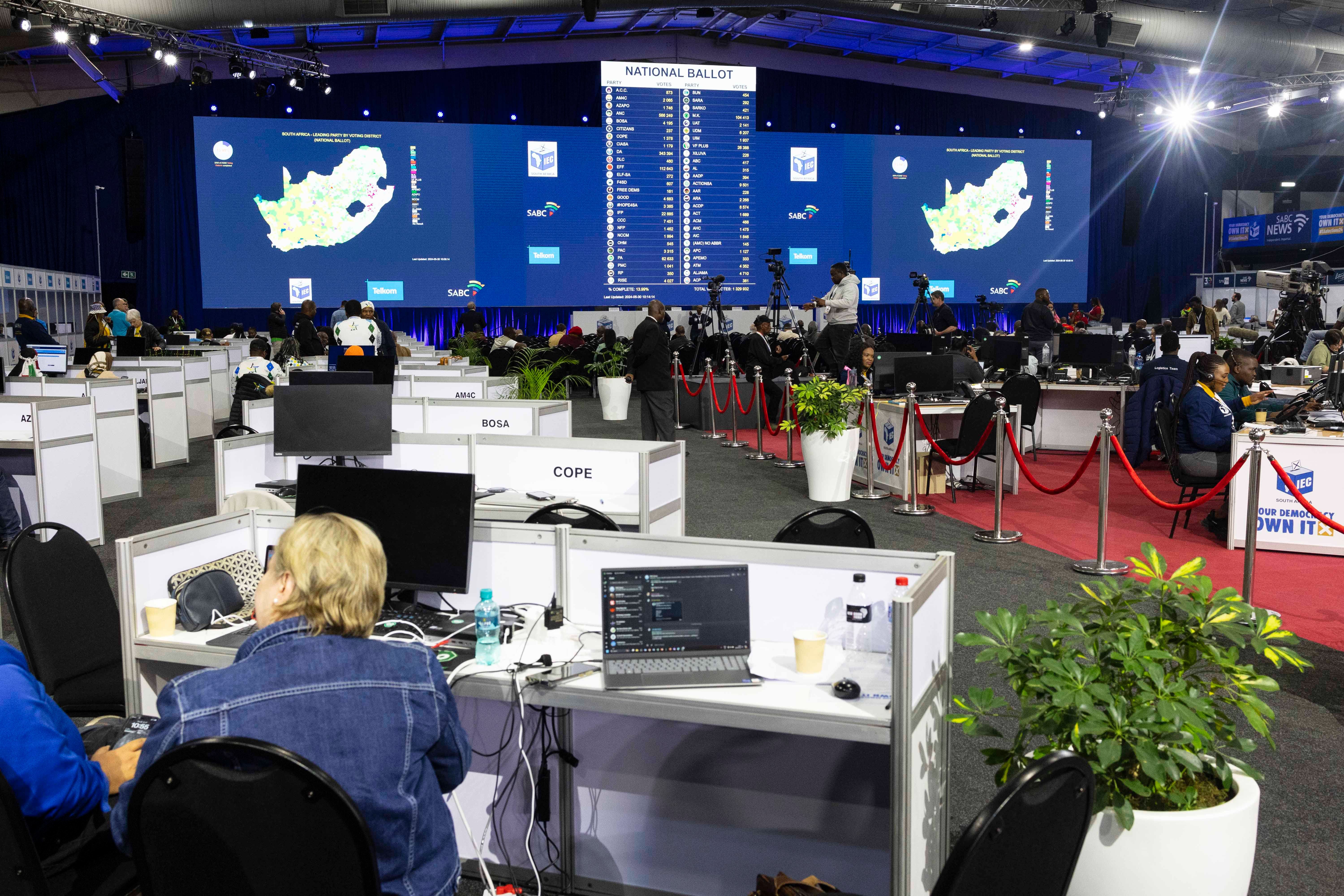 30 yıldır iktidardaydı! Mandela'nın partisi ilk kez mecliste çoğunluğu kaybetti - 1. Resim