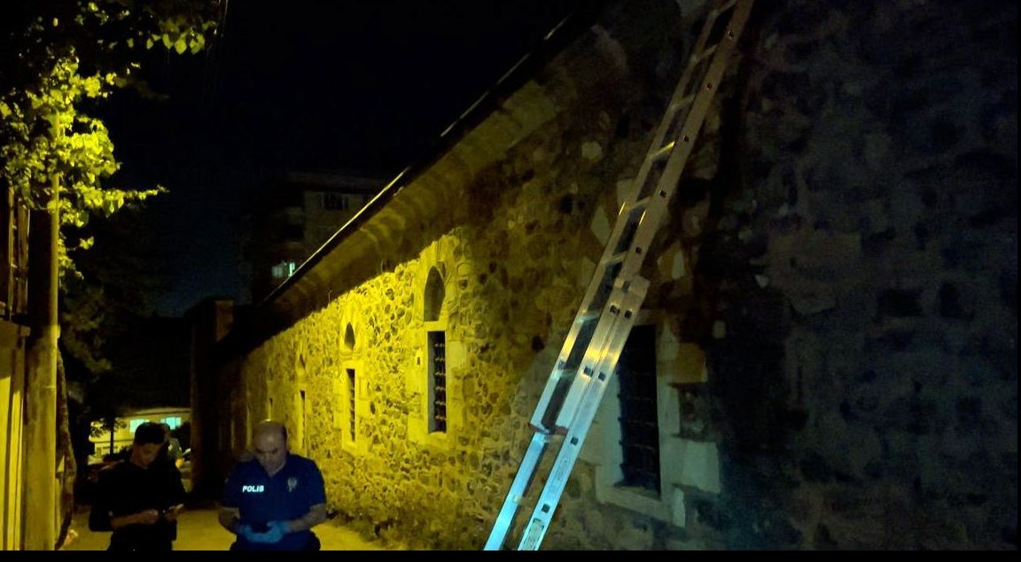 634 yıllık Osmanlı mirası hırsızların hedefi oldu! Kurşunları rulo yapamadan yakayı ele verdiler - 1. Resim