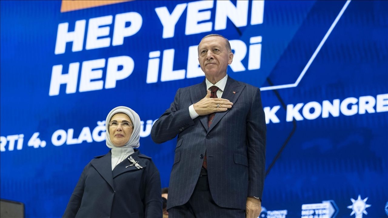 AK Parti'de olağan kongre tarihi belli oldu! Erdoğan 30 ilde tura çıkacak - Gündem