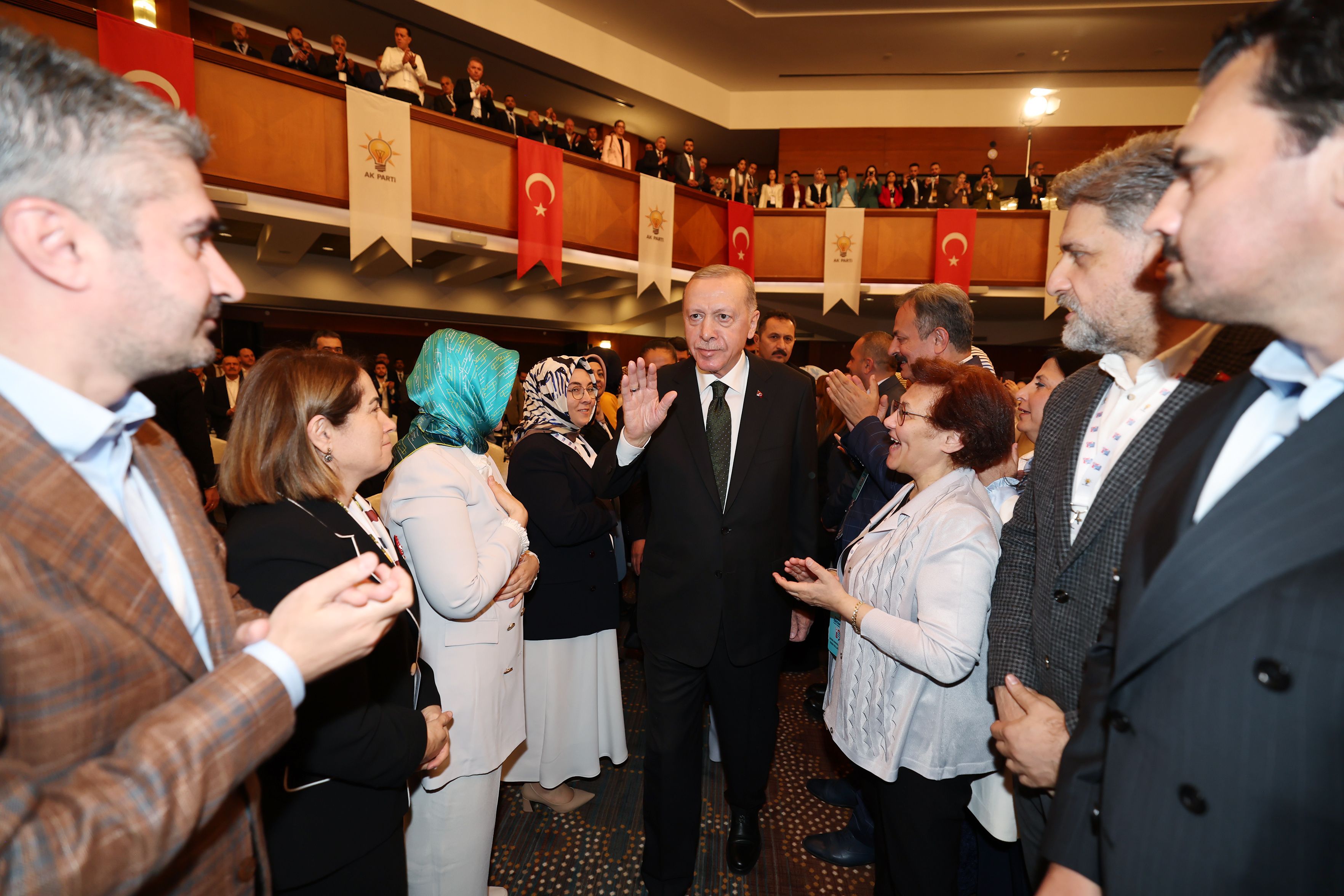 Cumhurbaşkanı Erdoğan: Seçmenin mesajının gereğini muhakkak yapacağız - 1. Resim