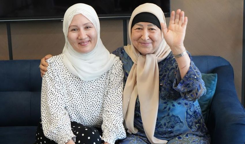 Karın ağrısı şikayetiyle geldi, şifayı Türkiye’de buldu! Yumurtalıklarındaki tümörden 5 yıl sonra kurtuldu - 2. Resim