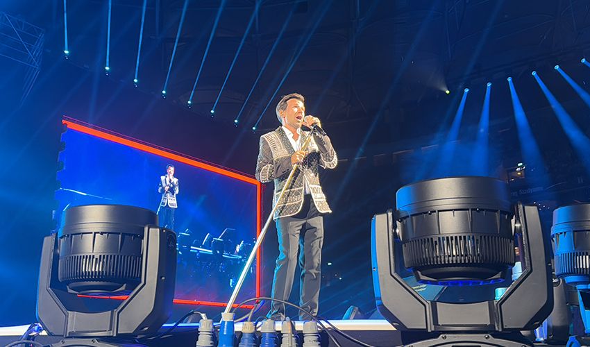 Şarkıcı Yalın’dan kariyerinin 20. yılına özel konser! Dinleyicilere unutulmaz bir gece yaşattı - 1. Resim