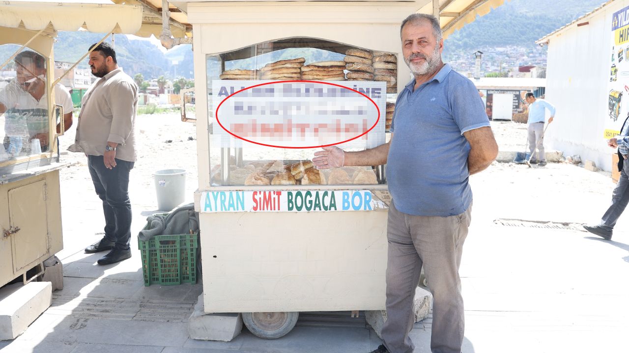 Seyyar aracının camına astı! Yazıyı gören dönüp bir daha bakıyor - Gündem