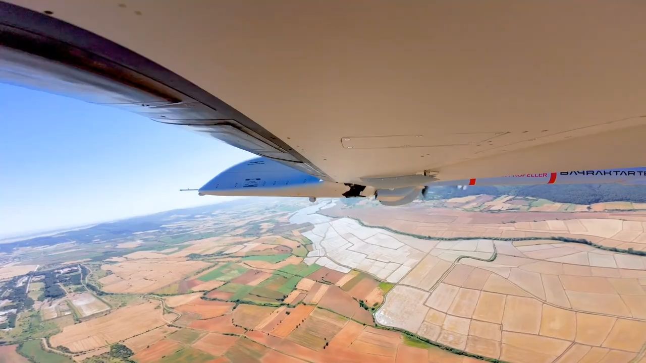 TCG Anadolu'nun gücüne güç katacak! Bayraktar TB3 ilk rampa kalkış testini başarıyla gerçekleştirdi - 2. Resim