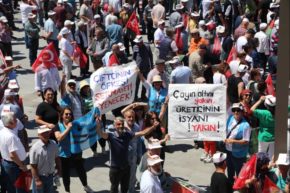 CHP lideri Özel'den çay fiyatı çıkışı: 