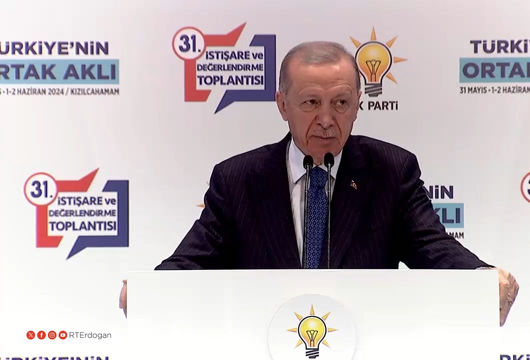 Cumhurbaşkanı Recep Tayyip Erdoğan AK Parti yönetimine Mevlanalı uyarı: Asla ve asla yakışmaz - 1. Resim