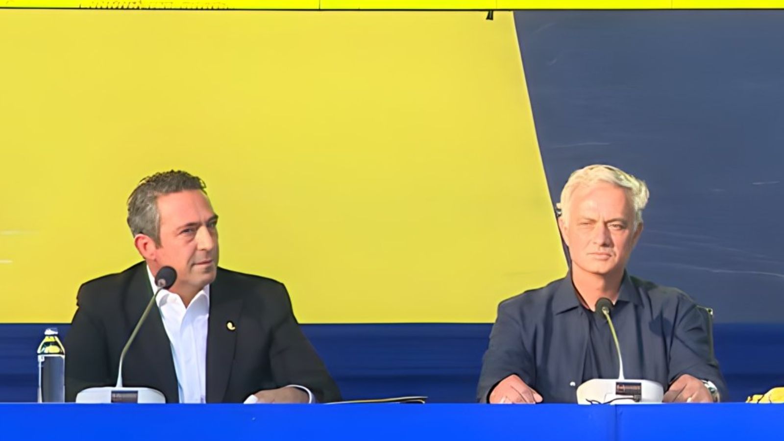 Fenerbahçe, Jose Mourinho için imza töreni düzenledi! 'Forma artık derimin bir parçası' - 3. Resim