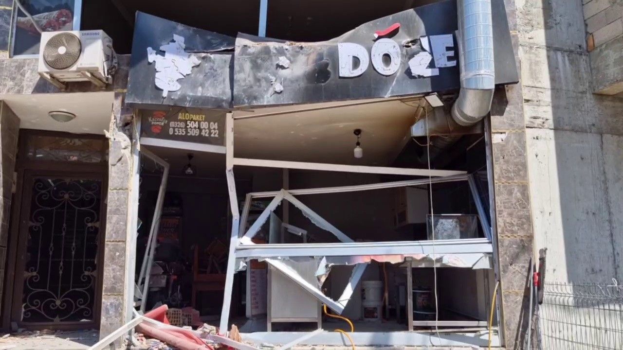 Hatay'da patlama! Ortalık savaş alanına döndü, işte ilk görüntüler... - 1. Resim