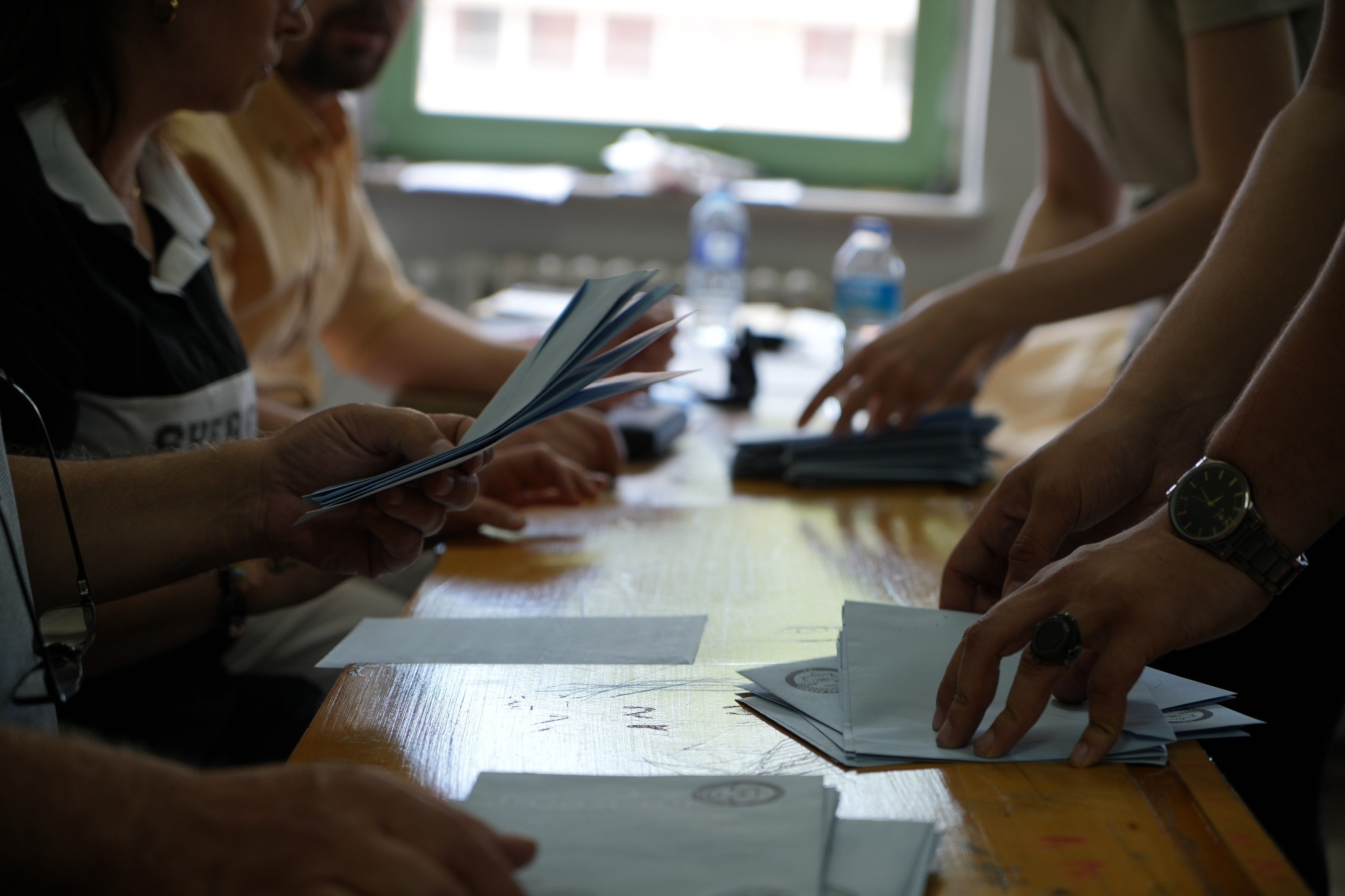 Oylar çöpe atılmıştı, seçim yenilendi! İşte kazanan... - 1. Resim