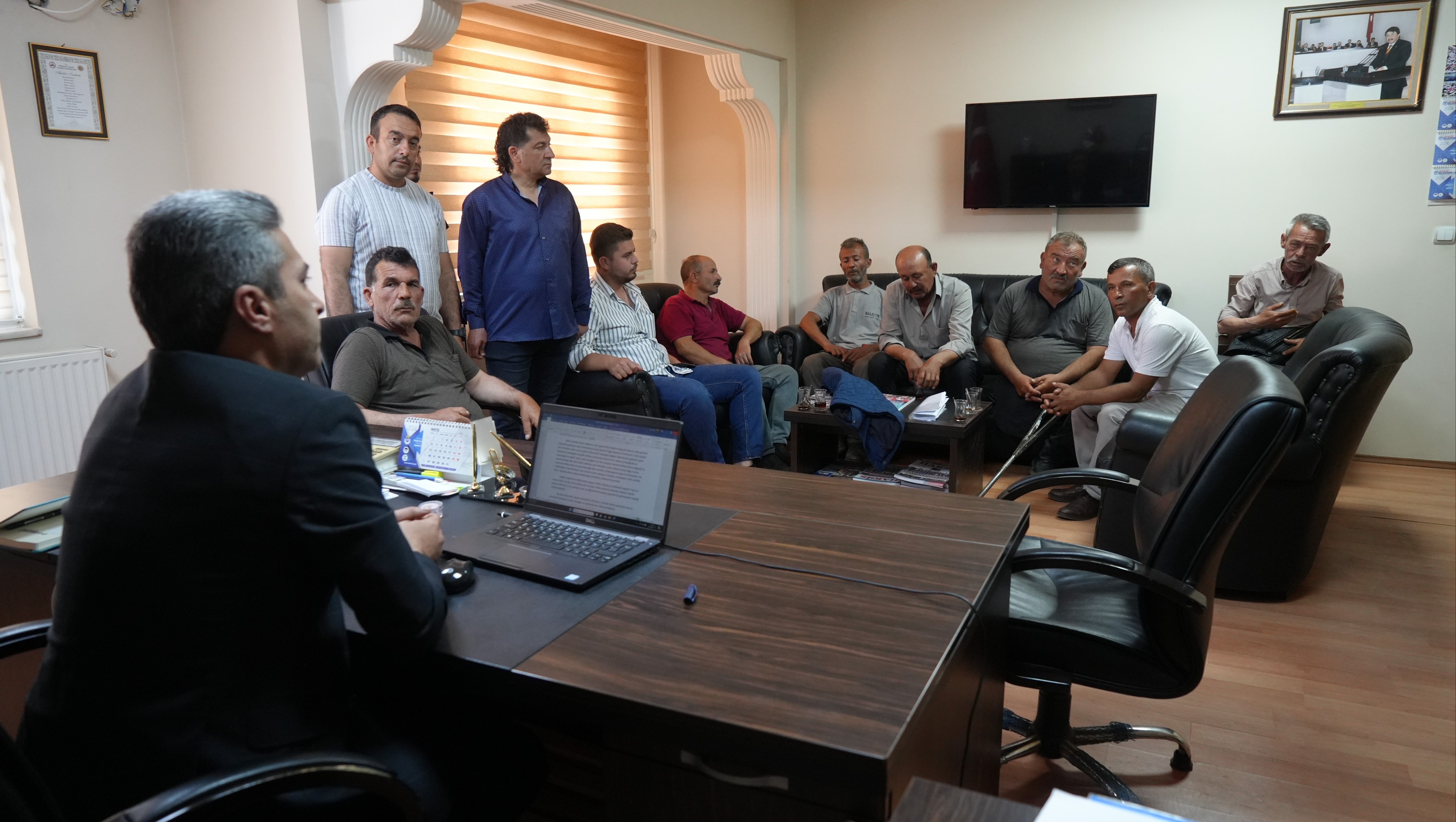 Balışeyh Belediyesi'nin kıyımı... Engelli işçiyi inşaatta bile çalıştırmışlar! - 1. Resim