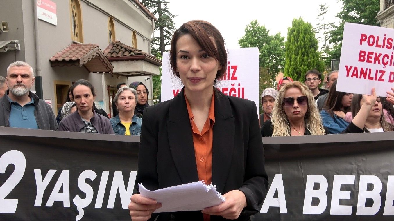 Çocuğa istismar şüphelisi ekip otosunda hayatını kaybetti, polis memurları 21 yıl ceza aldı Çocuğa istismar şüphelisi ekip otosunda hayatını kaybetti, polis memurları 21 yıl ceza aldı - 3. Resim