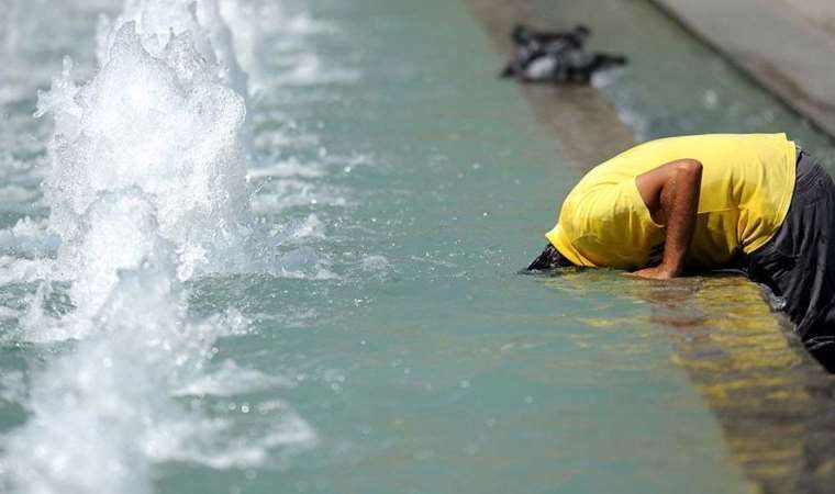 Hava sıcaklığı 40 dereceyi geçecek! Dışarı çıkacaklar için peş peşe uyarı - 1. Resim