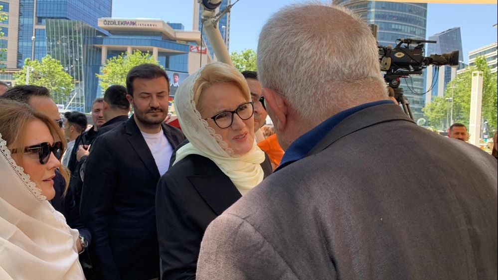 Meral Akşener aylar sonra ortaya çıktı! Akşener'in yeni imajı şaşırttı - 1. Resim