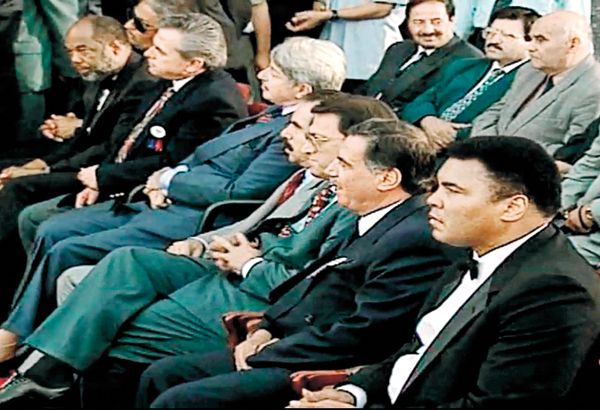 Muhammed Ali ırkçılığa karşı yumruklarıyla konuştu! - 2. Resim