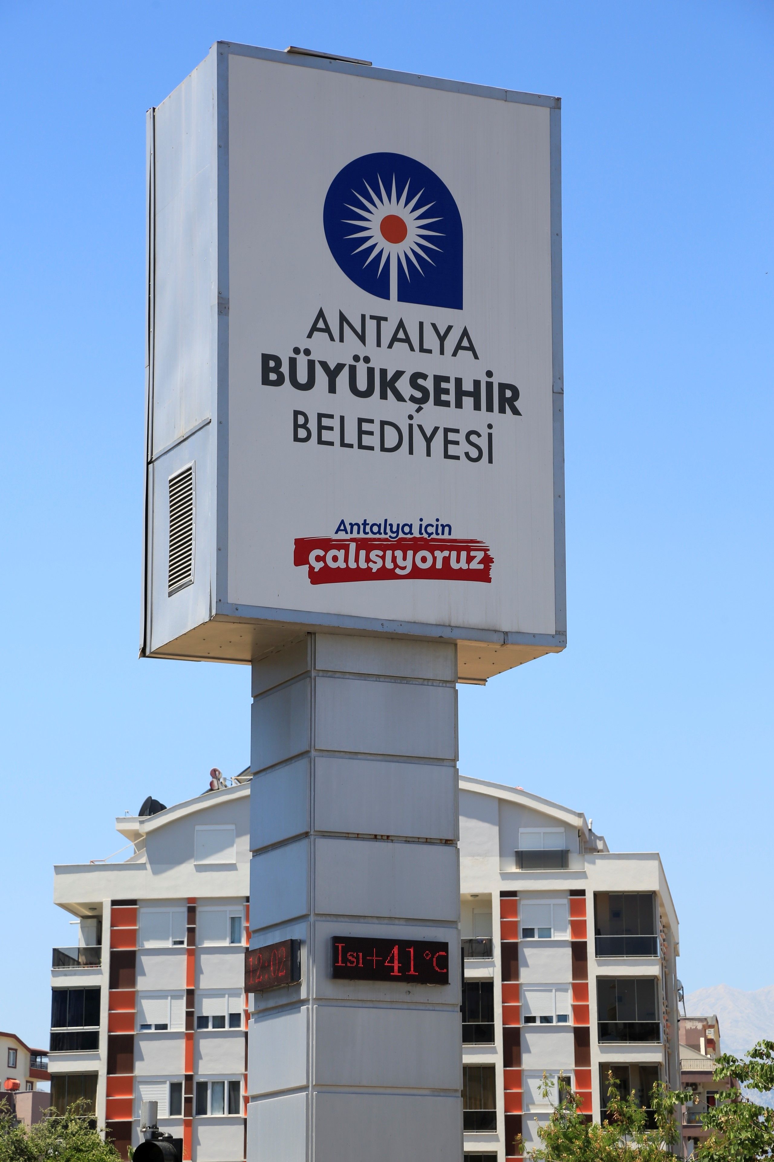 Sıcaklık 41, nem yüzde 37... Antalya'da termometreler çıldırdı - 1. Resim