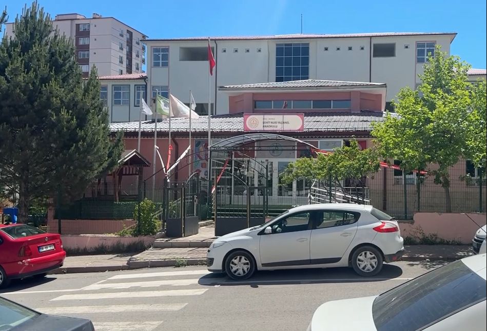 Sivas'taki Şehit Nuri Yazanel Anaokulu'nda kahreden ölüm Sivas'taki Şehit Nuri Yazanel Anaokulu'nda kahreden ölüm - 1. Resim