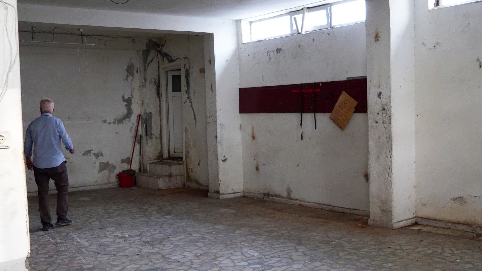 Bah&ccedil;elievler'de hasarlı bina i&ccedil;in akılalmaz tavsiye! &ldquo;&Ccedil;atlakları sıvayıp boyayın&rdquo; - 1. Resim