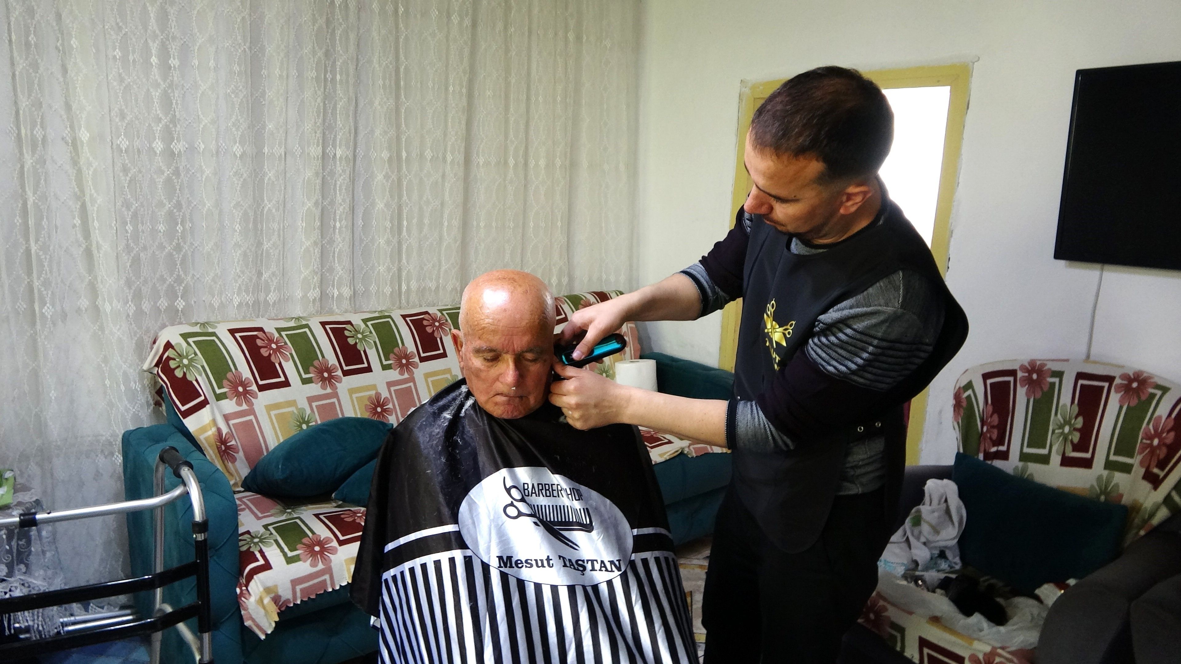 Bu bir iyilik haberi! Yozgatlı Berber Mesut gönüllere taht kuruyor - 2. Resim