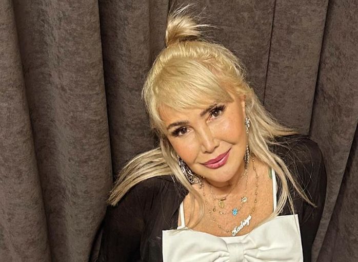 Canlı yayın konuğu Yonca Evcimik’in 8 tane albümü var Canlı yayın konuğu Yonca Evcimik’in 8 tane albümü var - 2. Resim