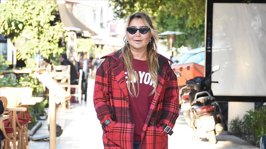 Canlı yayın konuğu Yonca Evcimik’in 8 tane albümü var Canlı yayın konuğu Yonca Evcimik’in 8 tane albümü var - 3. Resim