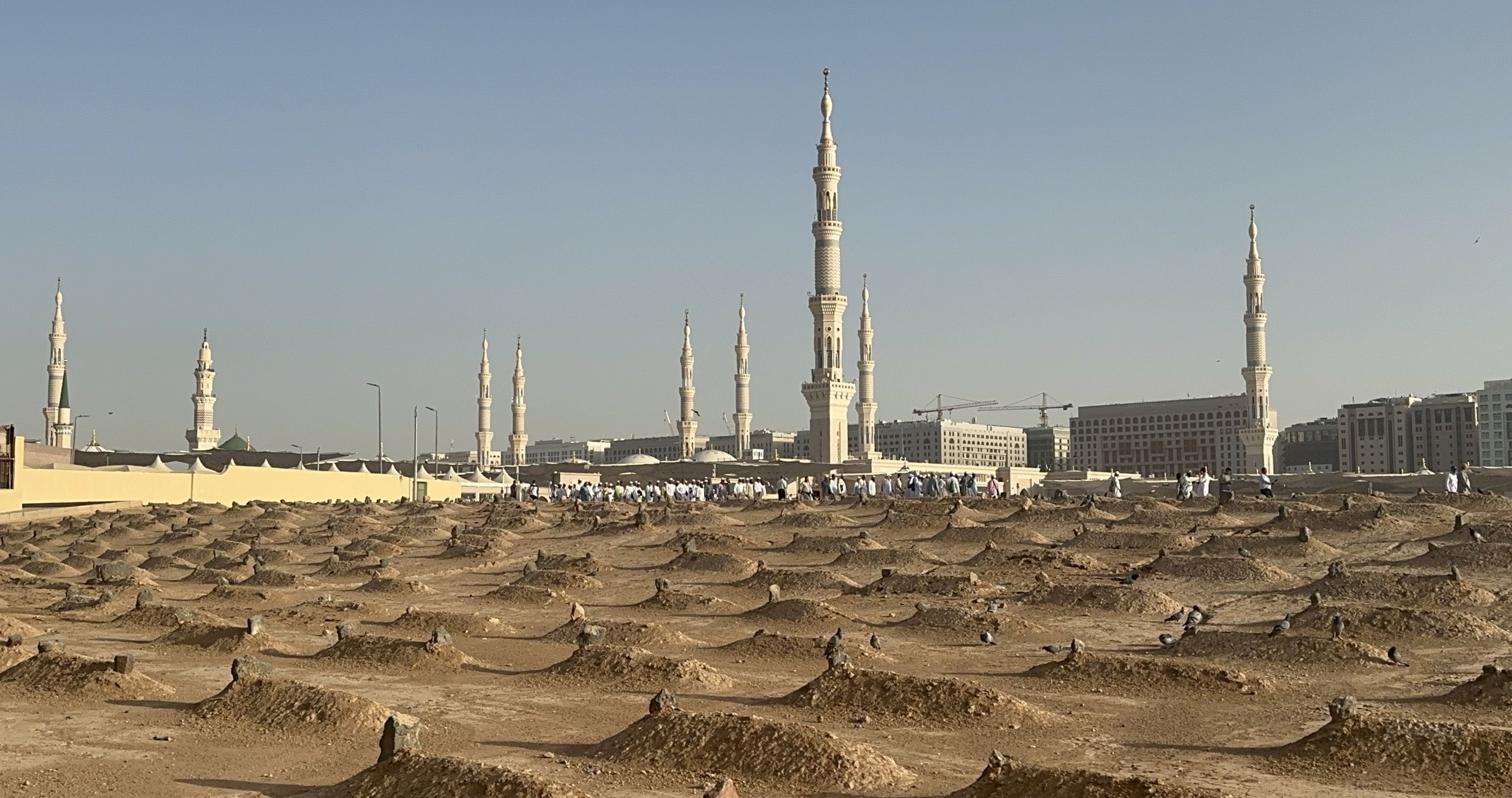 Cennetü'l Baki'ye ziyaretçi akını! Hacılar 10 bin sahabeyi ziyaret ediyor - 2. Resim