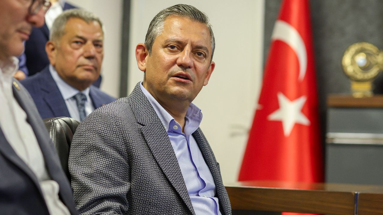 CHP lideri Özel şaşırtmadı: Kayyım görevlendirmesi geri çekilmeli