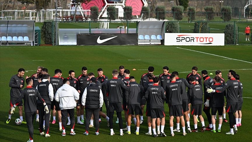 Doğan Alemdar ve Ahmetcan Kaplan, Ümit Milli Takım kadrosuna geçtiği için bu akşam maçta oynamayacak Doğan Alemdar ve Ahmetcan Kaplan, Ümit Milli Takım kadrosuna geçtiği için bu akşam maçta oynamayacak - 1. Resim