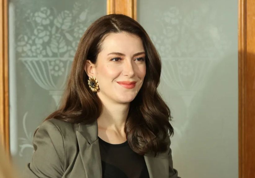 Elit Andaç Çam, Zengin Kız Fakir Oğlan ve Savaşçı dizilerinde rol aldı Elit Andaç Çam, Zengin Kız Fakir Oğlan ve Savaşçı dizilerinde rol aldı - 1. Resim