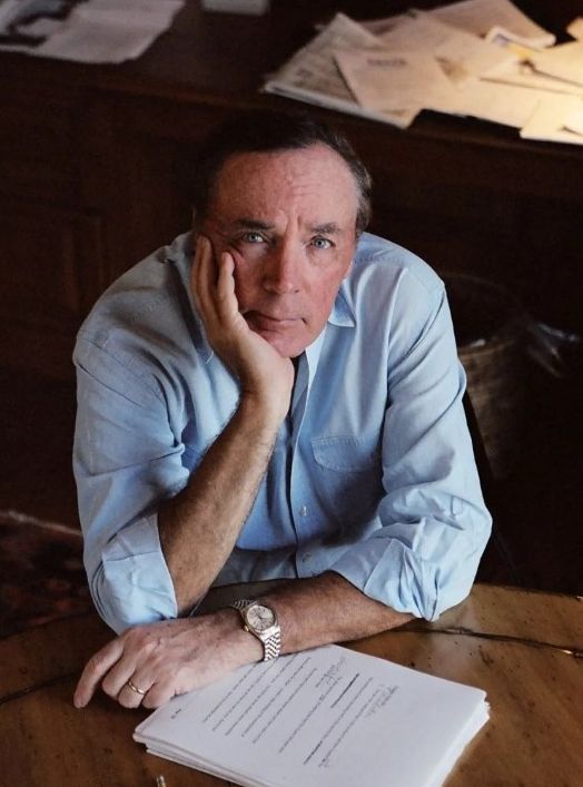 Hollywood'u heyecanlandıran kitaba Steven Spielberg teklif verdi! Jurassic Park yazarının yarım kalan romanı yayınlandı: Eruption - 1. Resim