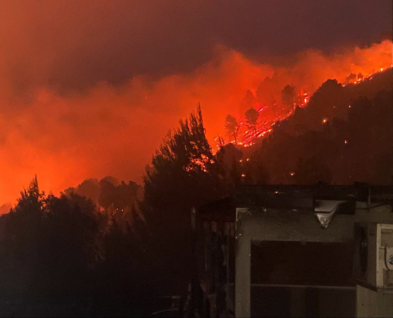 İsrail cayır cayır yanıyor! Lübnan roketleri durdurulamadı takviye ekip istendi - 1. Resim