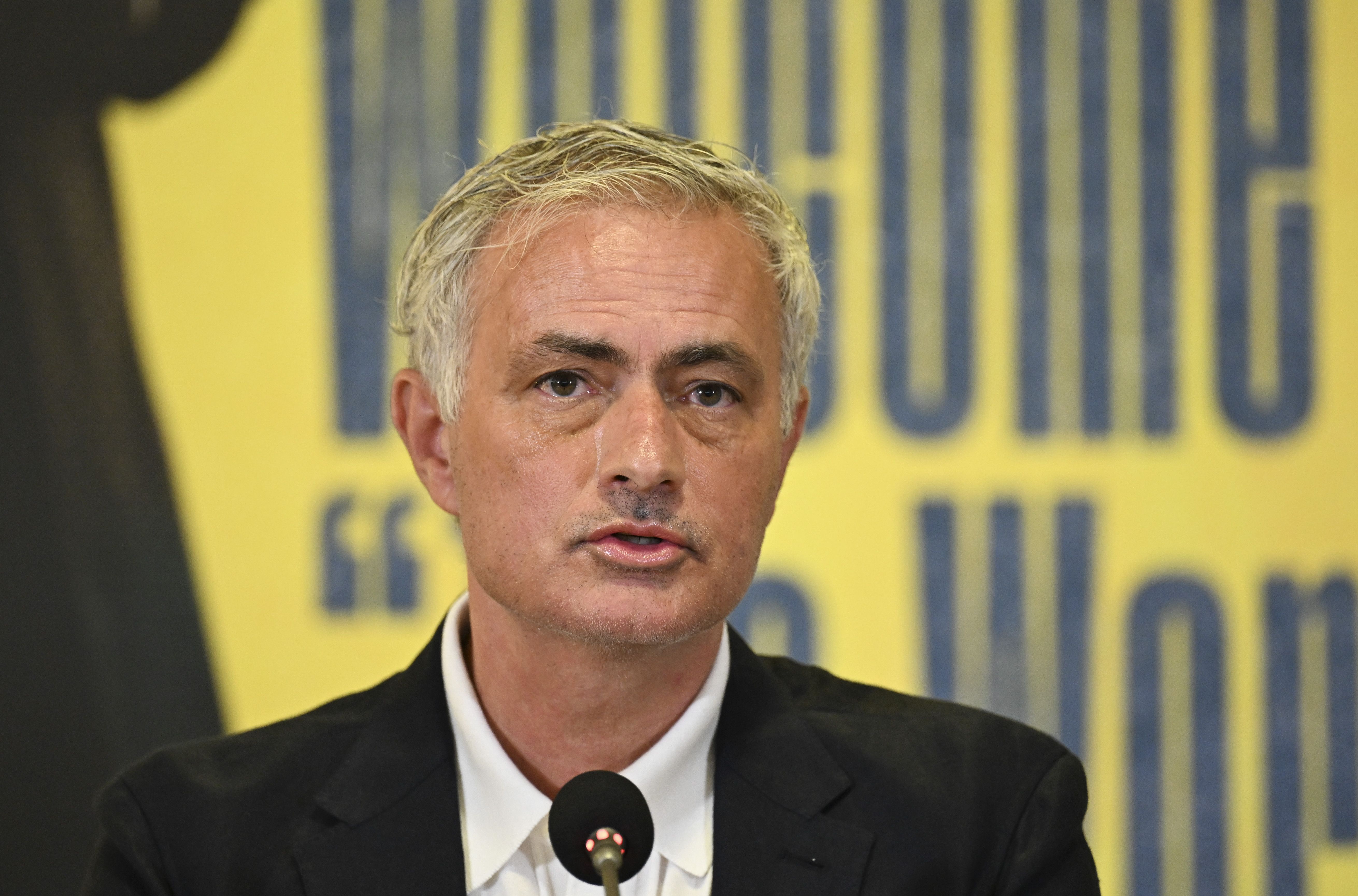 Mourinho'nun Fenerbahçe'ye transfer etmek istediği ismin Höjbjerg olduğu ortaya çıktı Mourinho'nun Fenerbahçe'ye transfer etmek istediği ismin Höjbjerg olduğu ortaya çıktı - 1. Resim