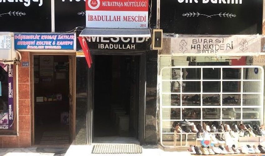 Namazdan çıktı, silahlı saldırıya uğradı! O anlar kamerada Namazdan çıktı, silahlı saldırıya uğradı! O anlar kamerada - 2. Resim