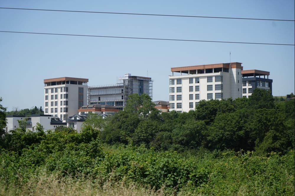 Villa diye başladıkları proje üniversite yerleşkesine döndü! Tüm kuralları çiğneyerek ölüme davetiye çıkardı - 2. Resim