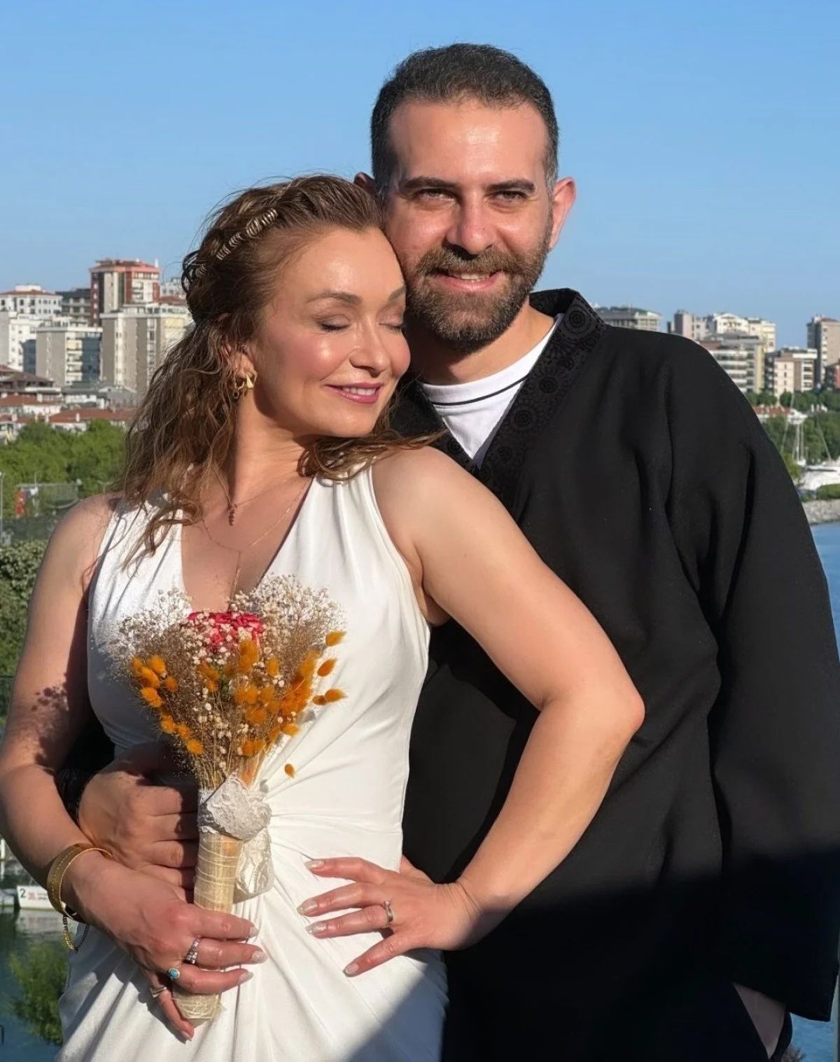 Yan Oda dizisinin yıldızı Başak Daşman evlendi! İşte nikahtan kareler… - 2. Resim