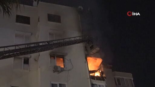 Antalya'da yangın paniği! Binanın 3 katı kullanılamaz hale geldi - 3. Resim
