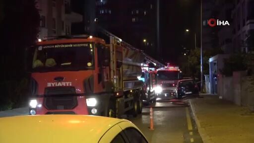 Antalya'da yangın paniği! Binanın 3 katı kullanılamaz hale geldi - 1. Resim