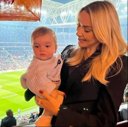 Mertens ve eşi Kat Kerkhofs'tan Galatasaray taraftarına Ciro cağrısı - 3. Resim