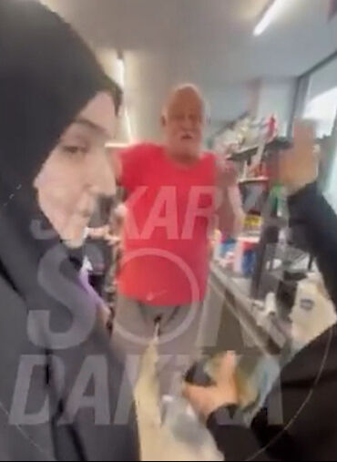 Sapanca'da tesettüre çirkin saldırı! Ağza alınmayacak çirkin sözlerle taciz etti Sapanca'da tesettüre çirkin saldırı! Ağza alınmayacak çirkin sözlerle taciz etti - 2. Resim