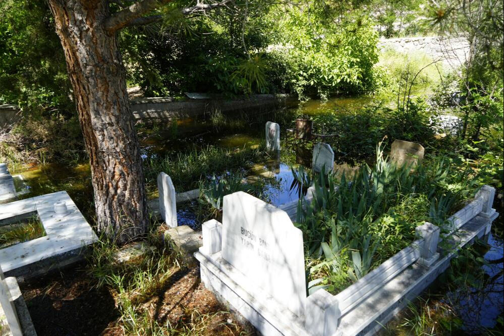 8 senedir &ouml;l&uuml;leri sular altında! Mahalleli isyan etti - 2. Resim