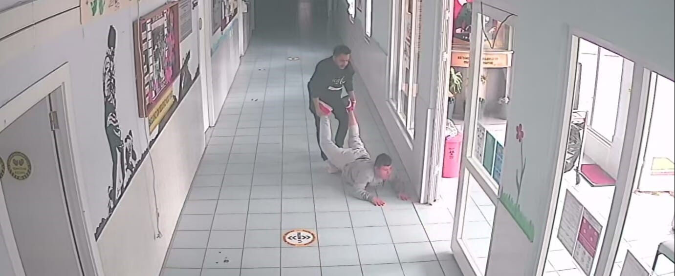 Ankara'da 'down sendromlu öğrenciye darp' iddiası! İşte kan donduran eziyetin görüntüleri... - 1. Resim