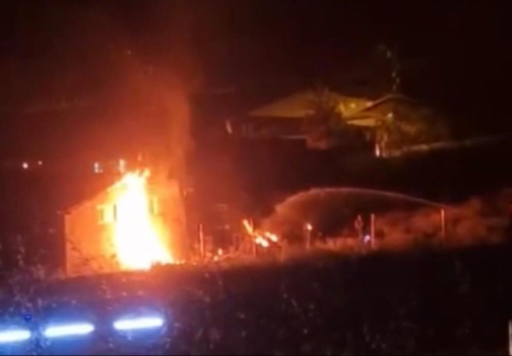 Bursa'da boya fabrikasında yangın! Patlamalar yaşandı, AFAD ekipleri sevk edildi. Bursa'da boya fabrikasında yangın! Patlamalar yaşandı, AFAD ekipleri sevk edildi. - 1. Resim