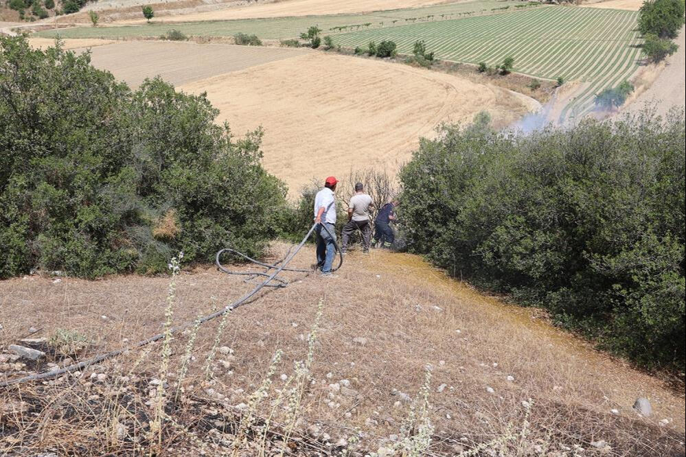 Manisa Kula'da devam eden yangınlar 100 dönüm araziyi küle döndürdü - 2. Resim
