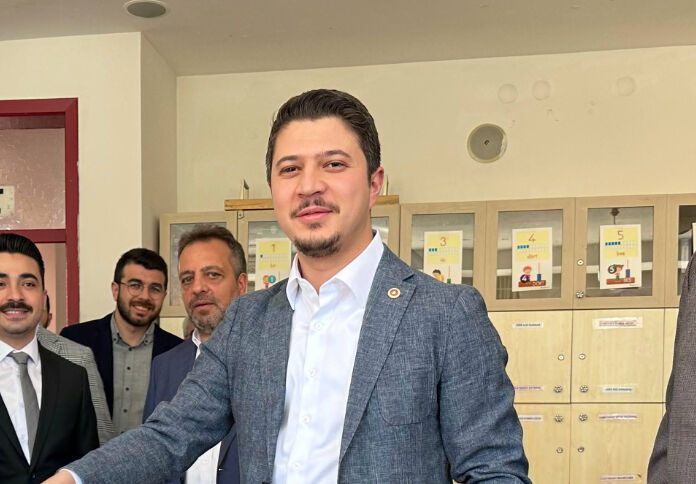 Selman Özboyacı, 2018 genel seçimlerinde seçimlerinde AK Parti Konya milletvekili seçildi Selman Özboyacı, 2018 genel seçimlerinde seçimlerinde AK Parti Konya milletvekili seçildi - 1. Resim