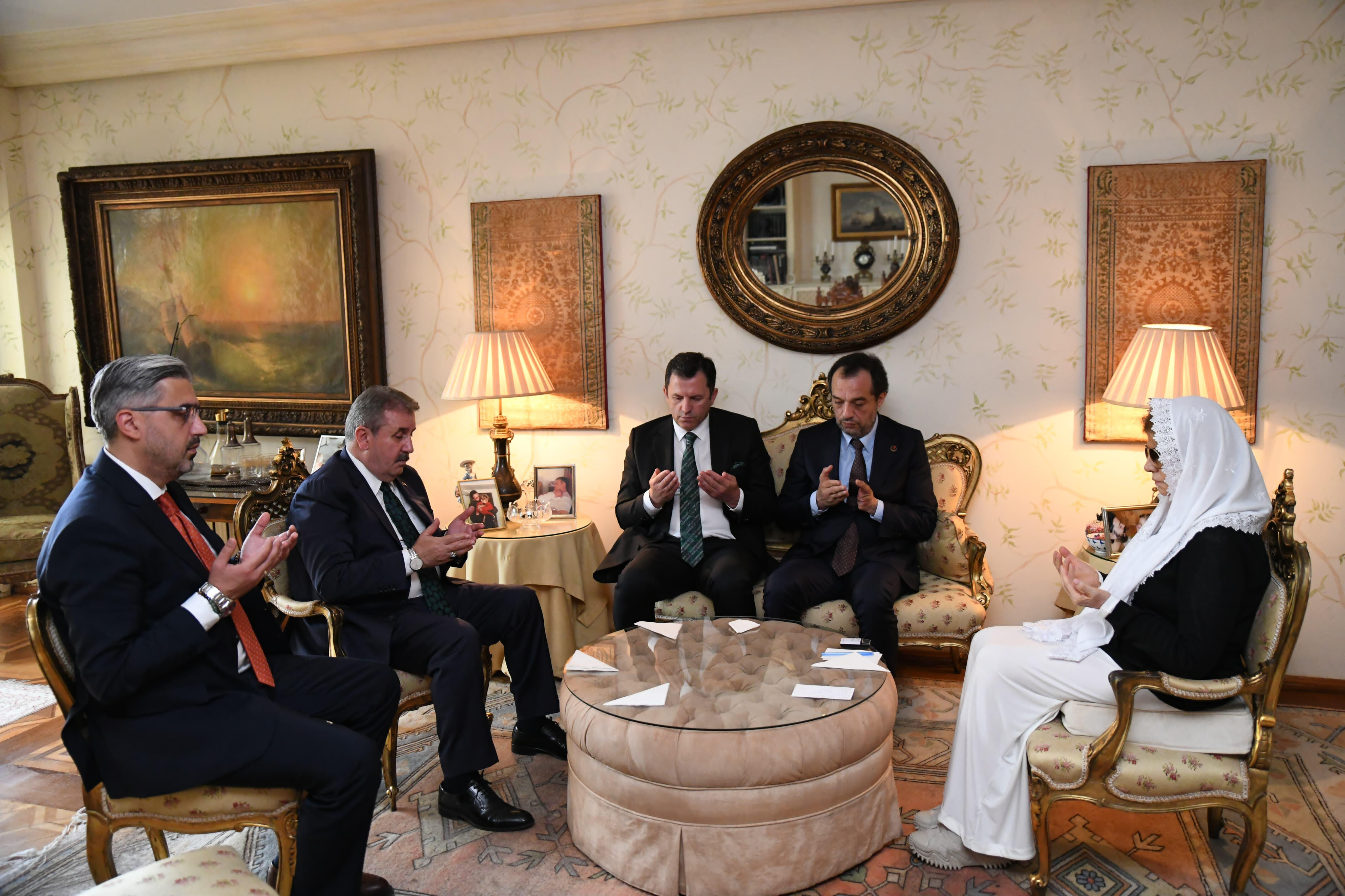 Tansu Çiller'e taziye ziyaret sorası Destici açıkladı: Yeni anayasa için sözleştik - 1. Resim