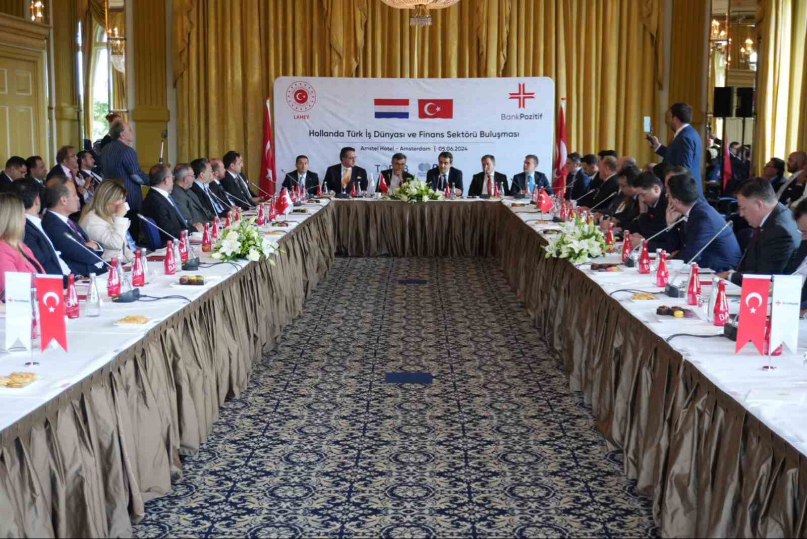 Türk iş ve finans dünyasından Hollanda’da önemli buluşma Türk iş ve finans dünyasından Hollanda’da önemli buluşma - 1. Resim