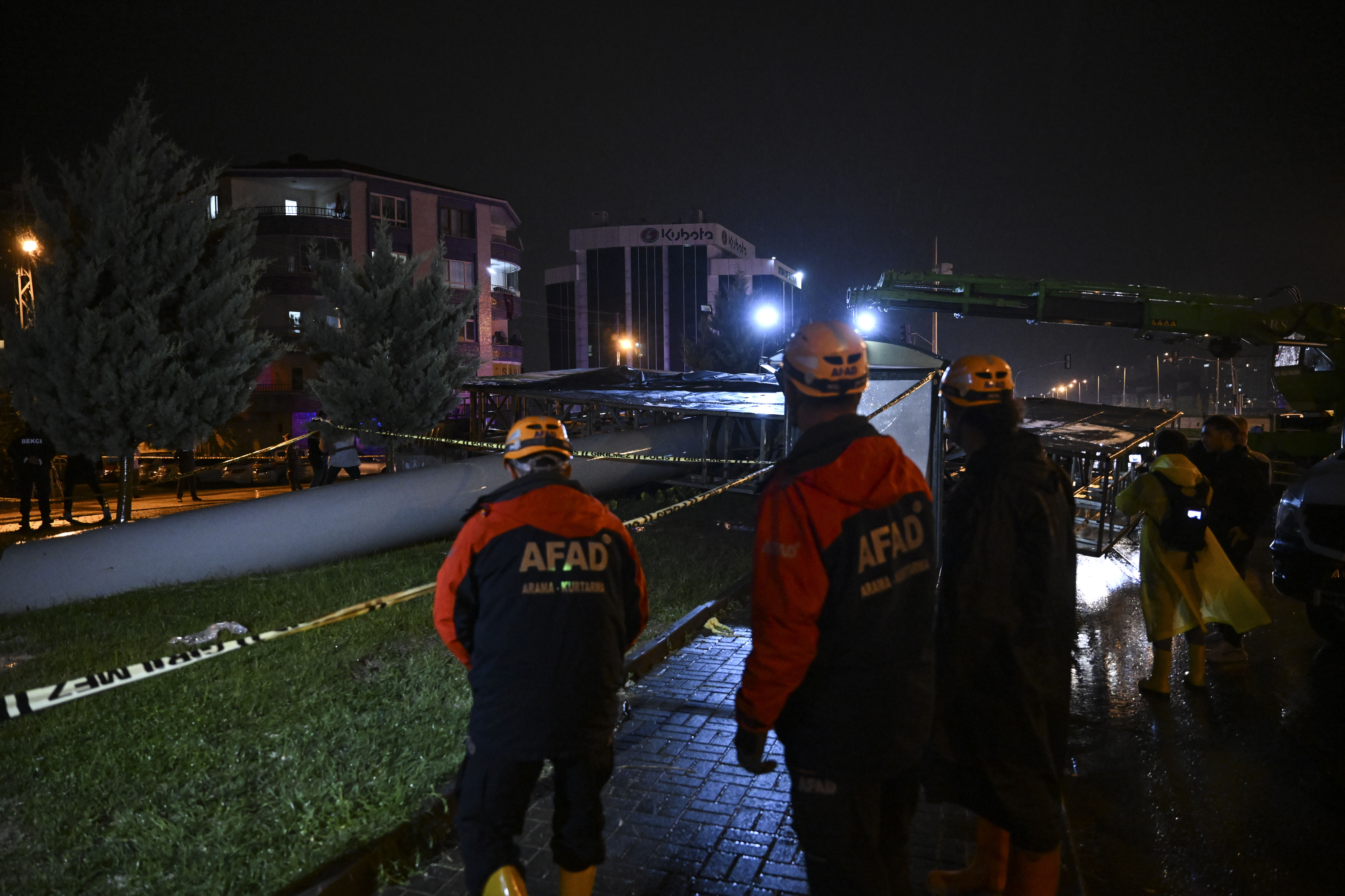 Ankara'yı sağanak yağış vurdu! Sığındığı tabela ölümüne neden oldu - 3. Resim