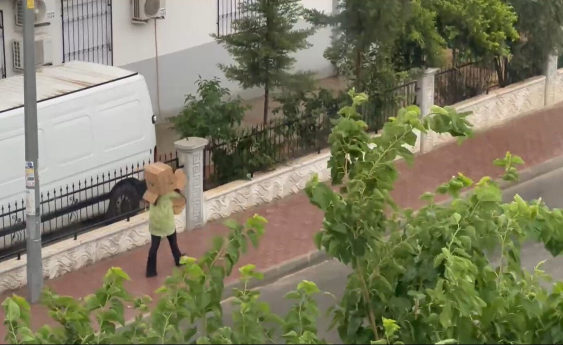 Kum fırtınası, sağanak, yangın... Antalya'da felaketler peş peşe yaşandı Antalya'da kum fırtınası! Ağaçlar araçların üzerine devrildi - 3. Resim