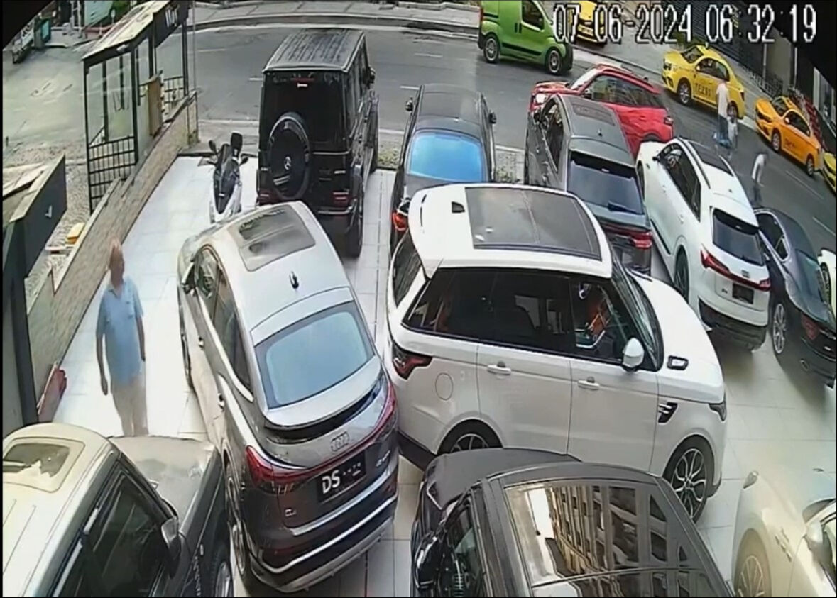 Beşiktaş’ta eğlence mekanına silahlı saldırı! Anbean kaydedildi, yaralılar var Beşiktaş’ta eğlence mekanına silahlı saldırı! Anbean kaydedildi, yaralılar var - 1. Resim