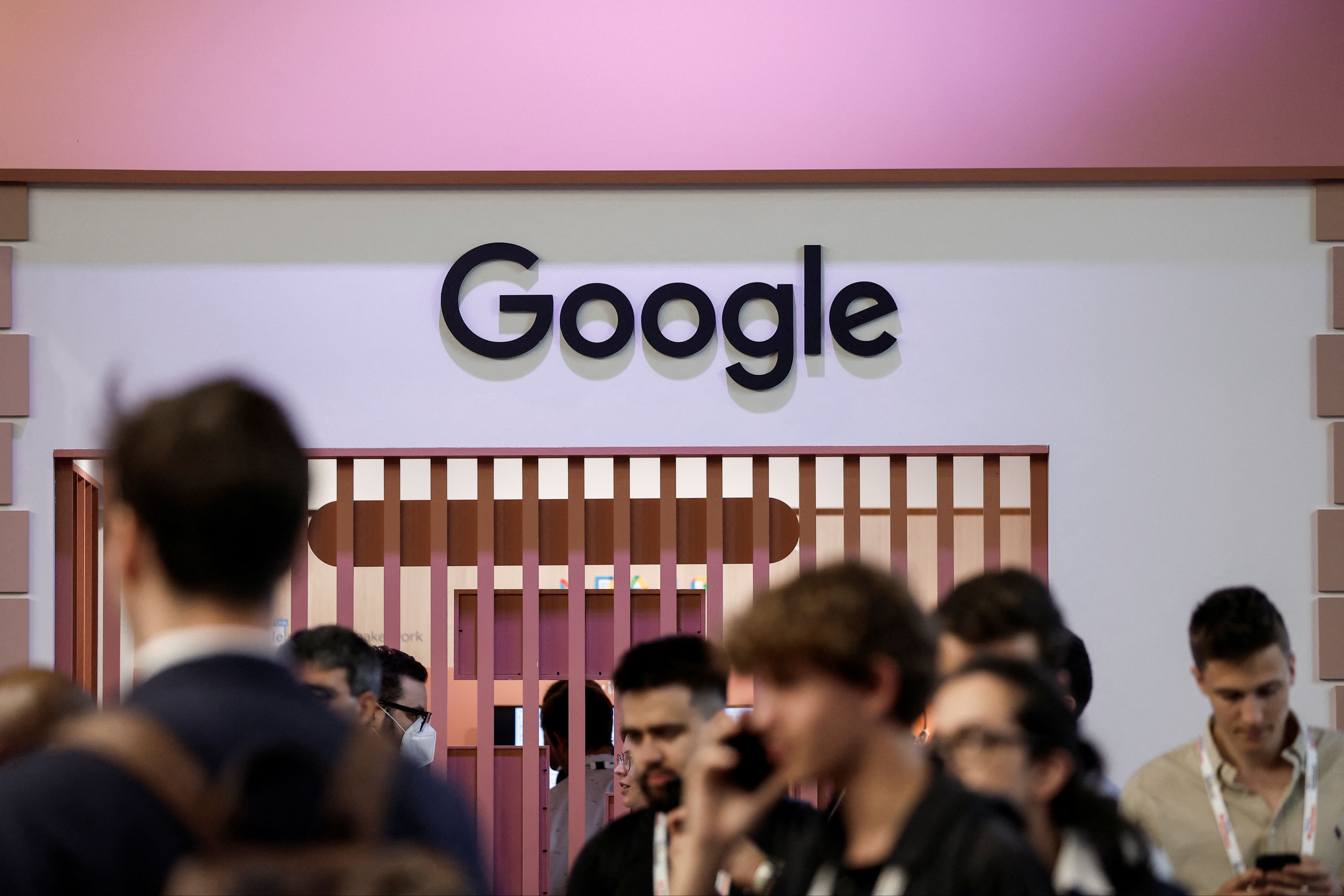 Google, müstehcen içerikli uygulamaları yasaklamak istiyor! Yeni kılavuz yayınlandı Google, müstehcen içerikli uygulamaları yasaklamak istiyor! Yeni kılavuz yayınlandı - 2. Resim