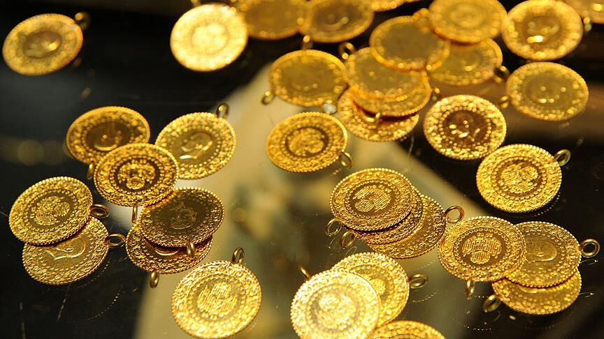 Gram altın 57 liralık düşüşle 2.421 liraya geriledi Gram altın 57 liralık düşüşle 2.421 liraya geriledi - 2. Resim